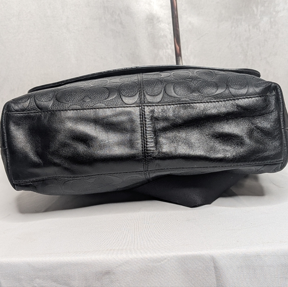 Coach Black Leather Signature C Logo Embossed Messenger Crossbody Bag F28577 - Picture 8 of 16